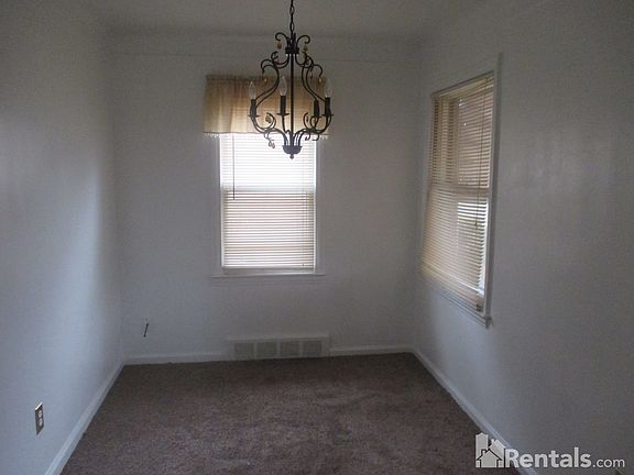 3rd image of 10918 Somerset Ave