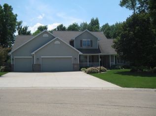 W6159 Hemlock Ln, MENASHA, WI 54952