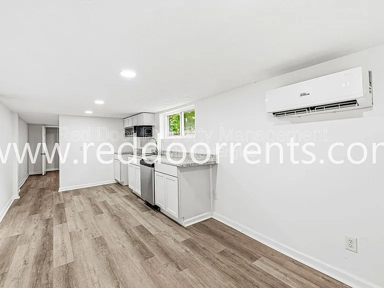 389 N Main St #F — Photo 5