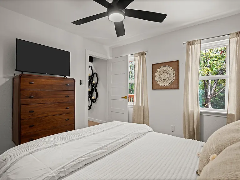 3904 Highland Dr — Photo 29