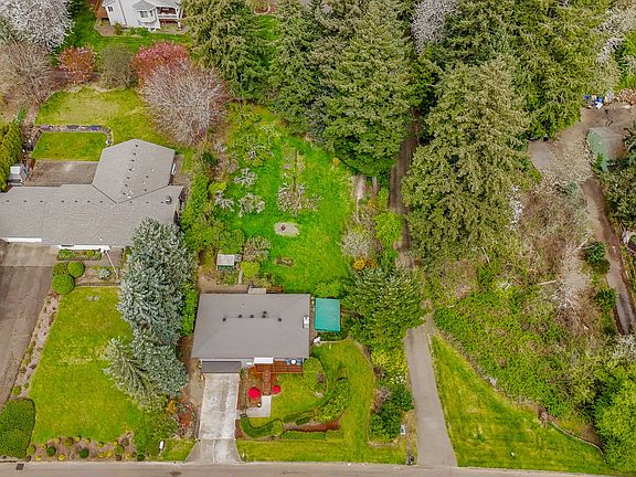 2nd image of 14021 SE Lucille St