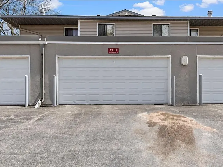 2 Car Garage