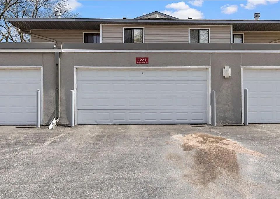 2 Car Garage