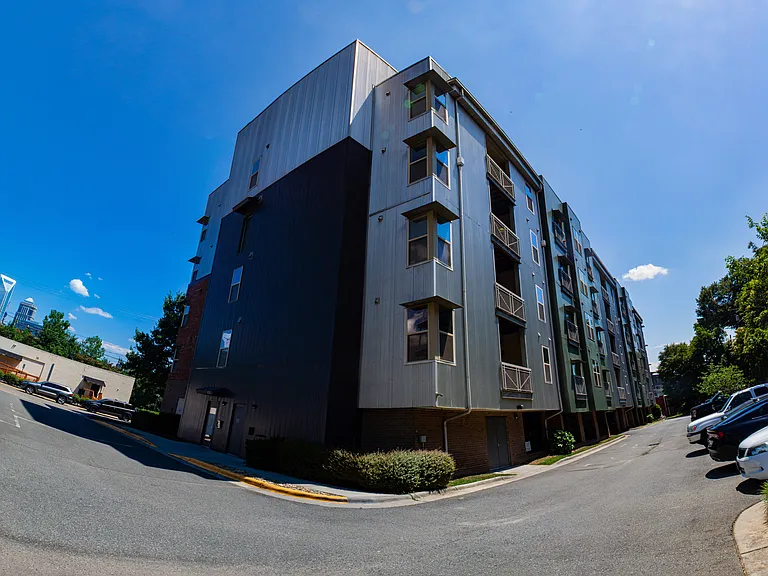 630 Calvert St #207 — Photo 2
