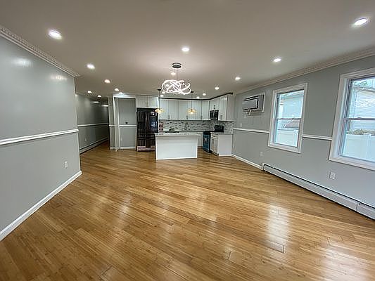 4th image of 147-53A 231st St #1