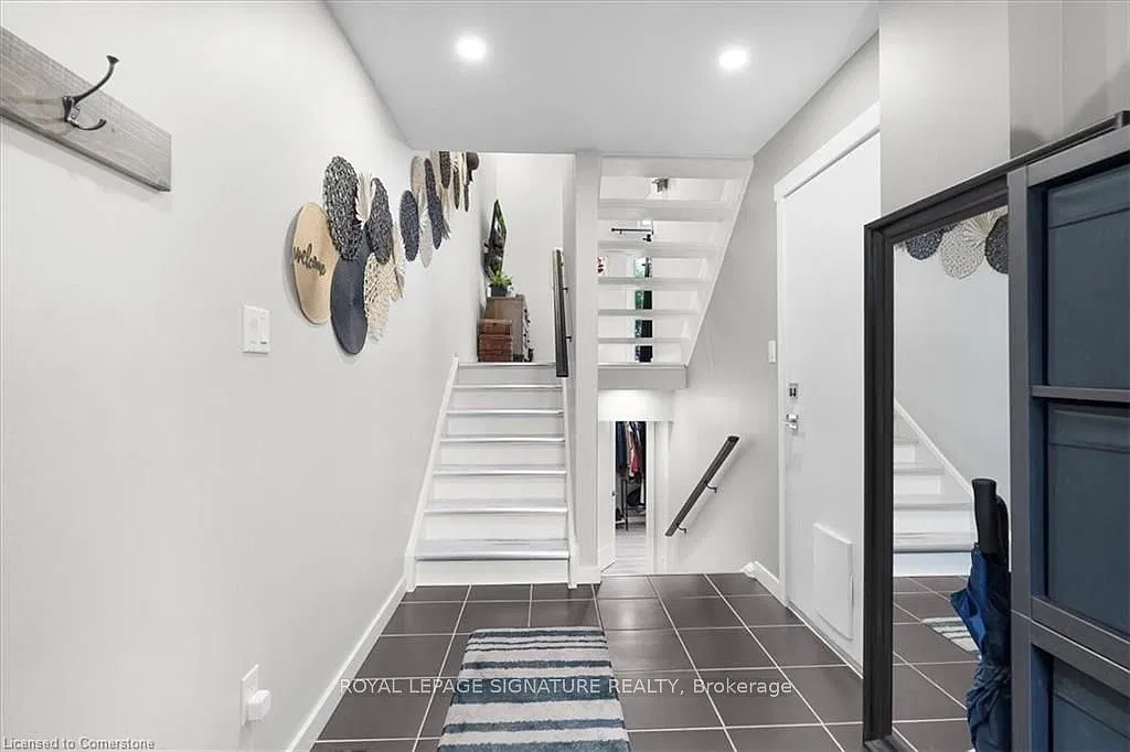 3 bed, $2,550 — Photo 3