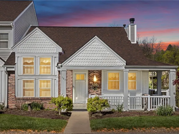 187 Old Village Ln, Bethel Park, PA 15102