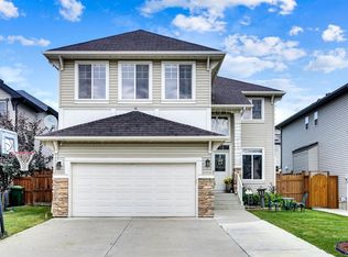 117 S Hawkmere Pl, Chestermere, AB T1X0C6