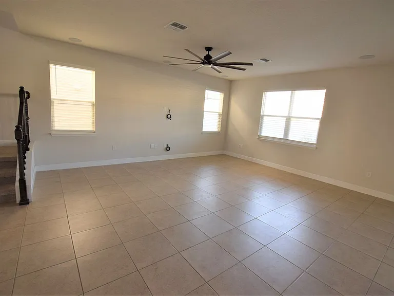 4358 Silver Creek St — Photo 5
