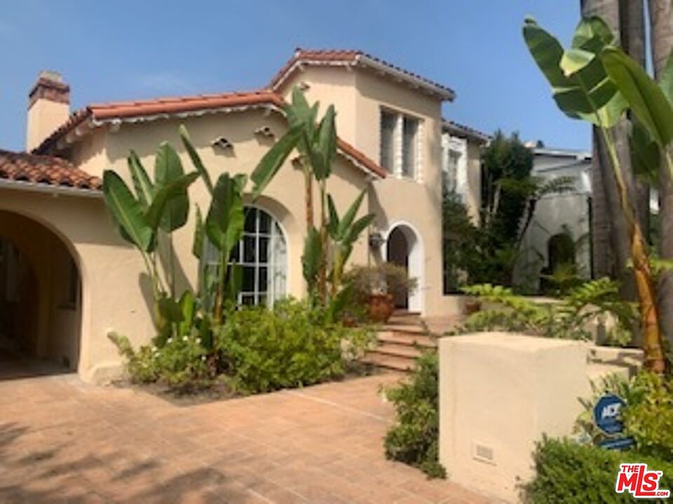 1st image of 253 El Camino Dr