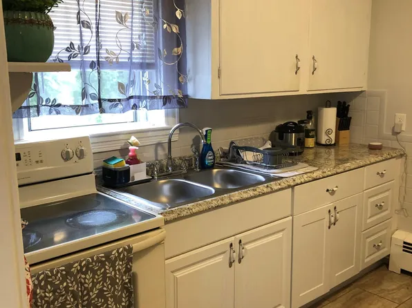 997 York Ave, Pawtucket, RI 02861