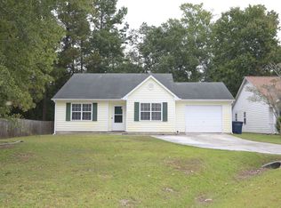 621 S Hampton Dr, Jacksonville, NC 28546
