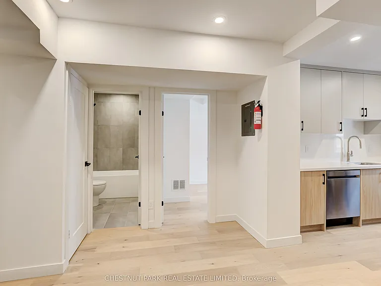 326 Saint George St #3 — Photo 4