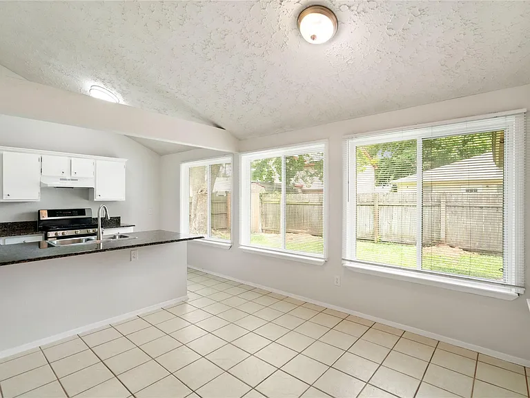 11111 Drakeland Dr — Photo 7