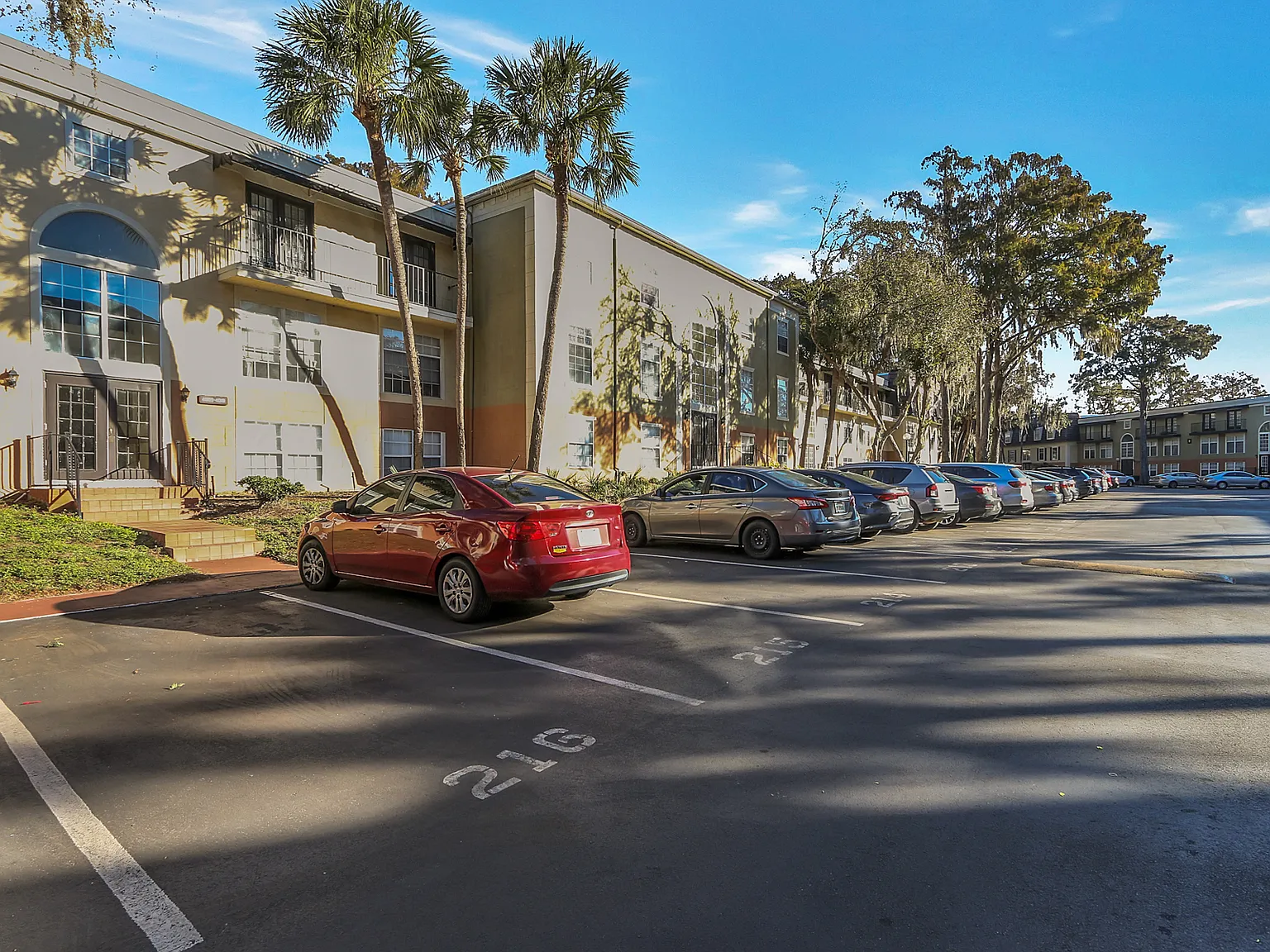 New Floor Beautiful 2/2 Unit In Orlando Will Not Last Long!! — Photo 3