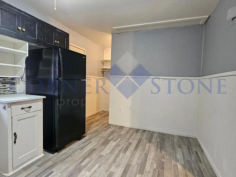 414 6th St #B — Photo 5