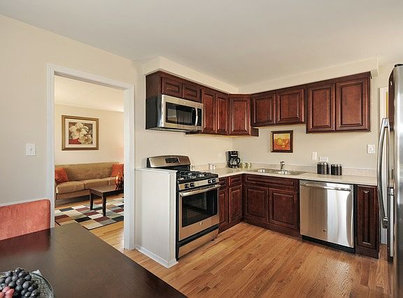2nd image of 416 Morris Ave