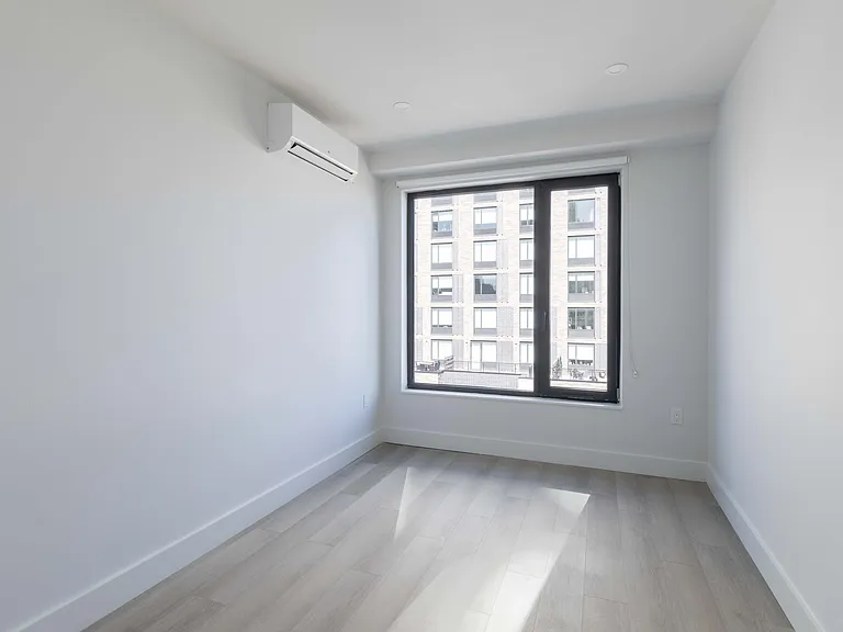 215 E 124th St #7B — Photo 11