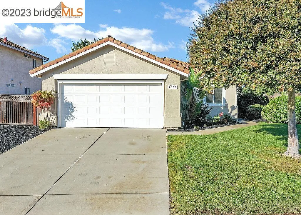 2600 Filbert St photo 1