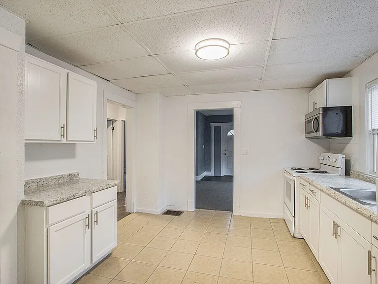 702 Fenimore Ave — Photo 7