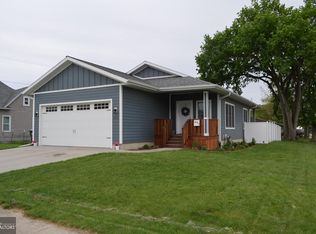 816 B Ave W, Oskaloosa, IA 52577