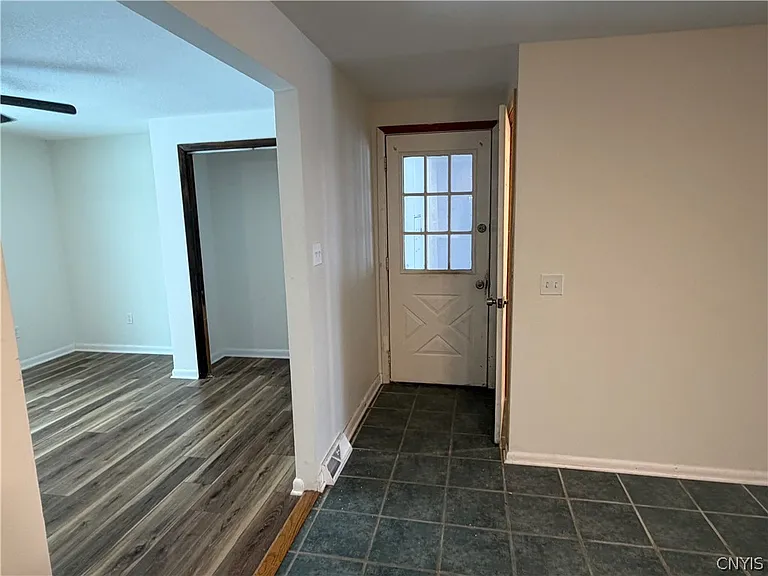 8587 Caughdenoy Rd — Photo 6