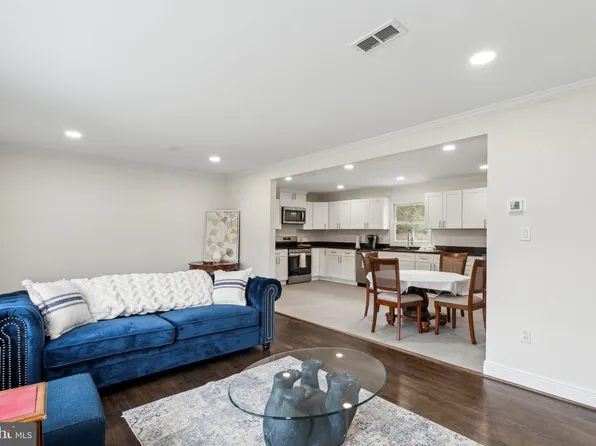 138 Jason Dr, Stephens City, VA 22655