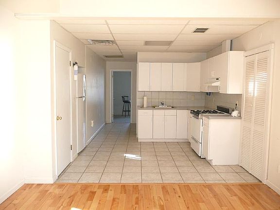 3rd image of 682 Passaic Ave