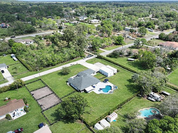 2nd image of 17290 33rd Road N