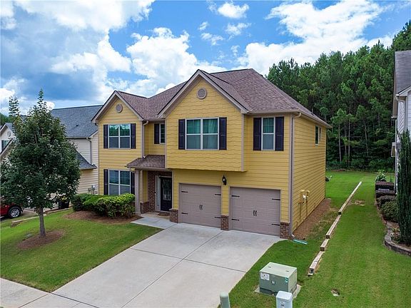 2nd image of 47 Maple Hill Dr