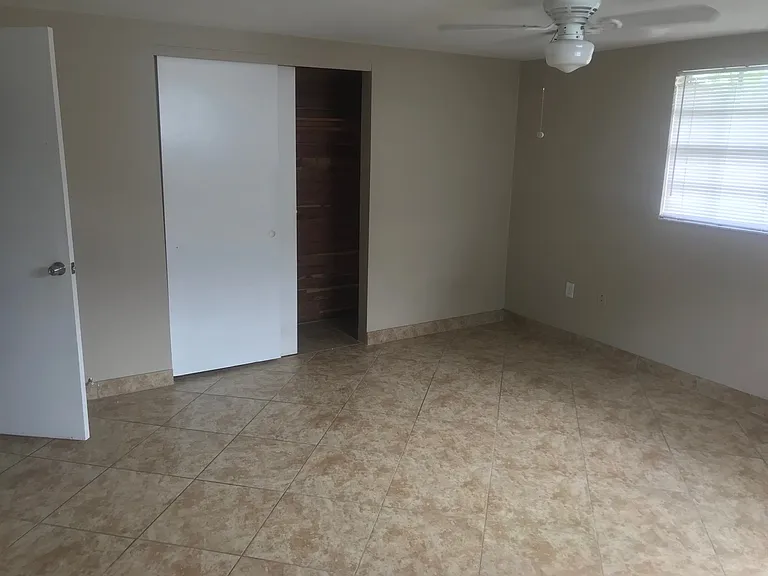 5906 Elkhorn Blvd — Photo 9
