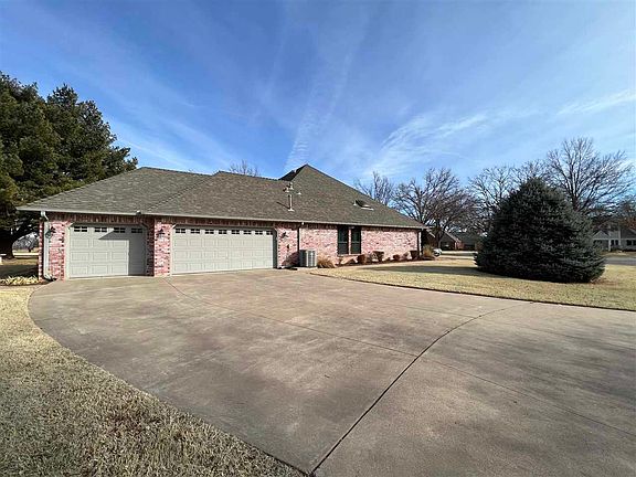 3rd image of 2118 Kyme Dr