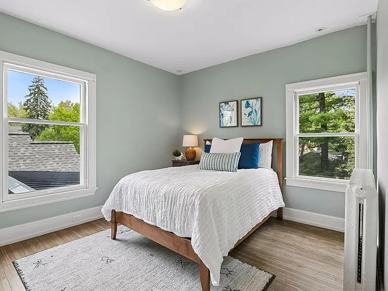 1777 Knox Ave S — Photo 34