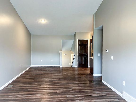 4th image of 1987 Southridge Ave #3