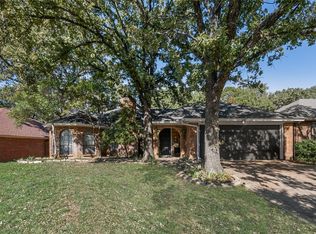2111 Turf Club Dr, Arlington, TX 76017