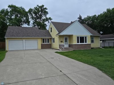 916 12th Ave S, Moorhead, MN, 56560