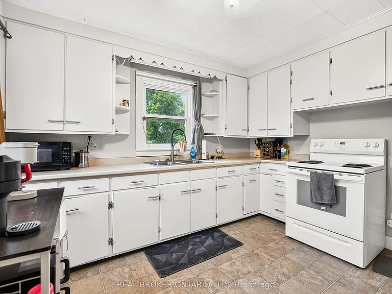 1019 Niagara St — Photo 10