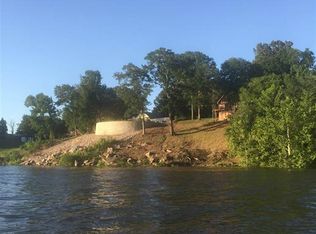 555 Faith Ln, Savannah, TN 38372
