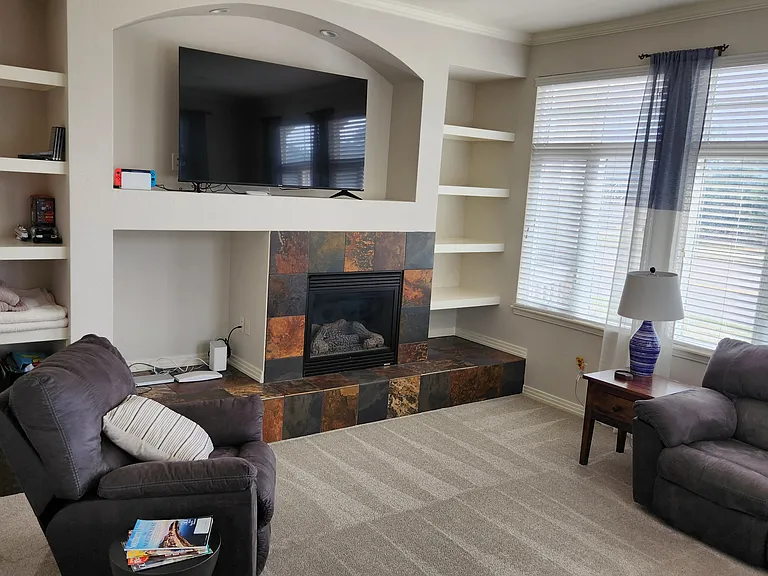 GREAT ROOM MAIN FLOOR