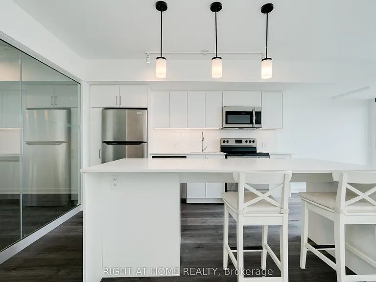 897 College St W #518 — Photo 14