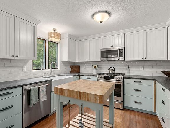 4th image of 28 Chilmark Drive UNIT 28