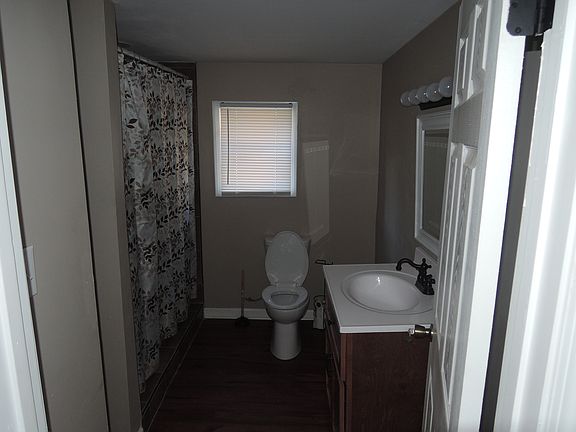 FULL BATHROOM WITH WALK IN SHOWER
