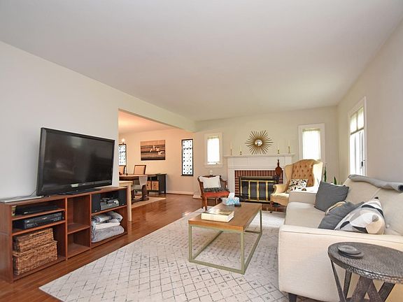 4th image of 6529 Baywood Ln