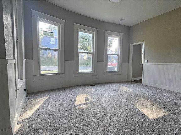 3rd image of 2626 Renick St