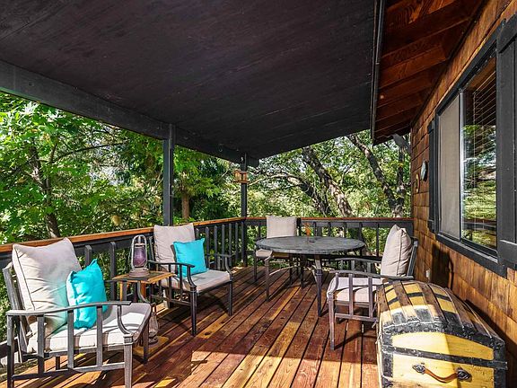 4th image of 21899 Feather River Dr