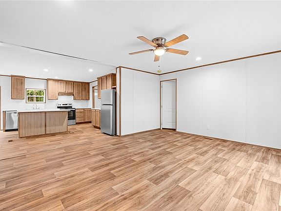 5th image of 119 Harrington Dr