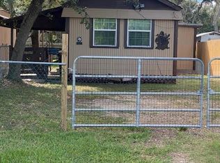 1121 N Terry St, Rockport, TX 78382