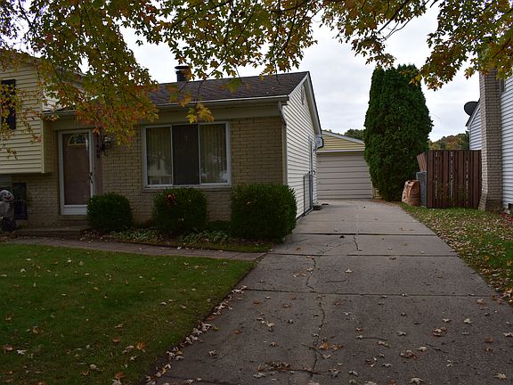 2nd image of 41486 Harvard Dr