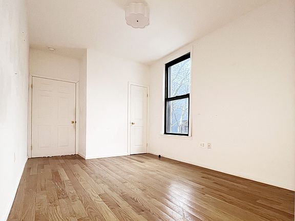 5th image of 364 Leonard St #2F