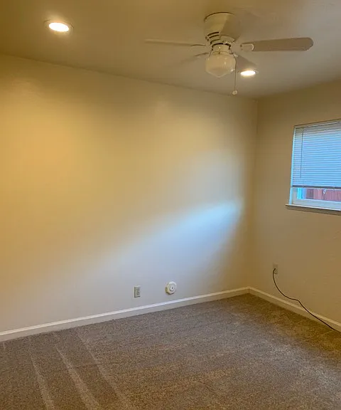 Ellis Park Apartments — Photo 18